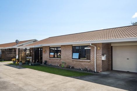 Photo of property in Orange Grove Flats, 29/549 Childers Road, Te Hapara, Gisborne, 4010