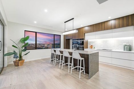 Photo of property in 29 Kumukumu Road, Long Bay, Auckland, 0630