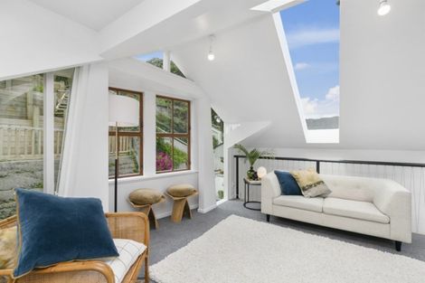 Photo of property in 10 Ranfurly Terrace, Mount Cook, Wellington, 6021