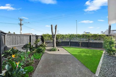 Photo of property in 37 Braid Road, St Andrews, Hamilton, 3200