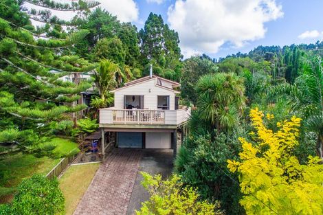 Photo of property in 221 Woodlands Park Road, Titirangi, Auckland, 0604