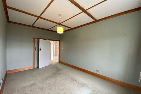 Photo of property in 102 Kelburn Parade, Kelburn, Wellington, 6012