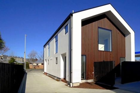 Photo of property in 2/102 Creyke Road, Ilam, Christchurch, 8041