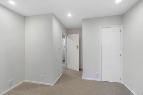 Photo of property in 139 Centaurus Road, Saint Martins, Christchurch, 8022