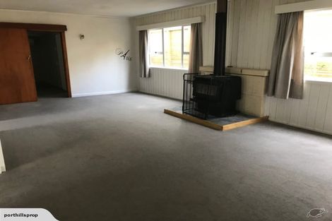 Photo of property in 22 Hawkhurst Road, Lyttelton, 8082