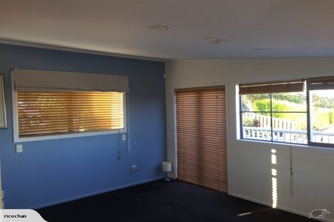 Photo of property in 32 Peter Terrace, Castor Bay, Auckland, 0620