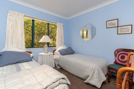 Photo of property in 10 Huxley Grove, Churton Park, Wellington, 6037