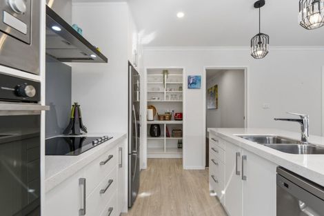 Photo of property in 4 Penetaka Heights, Pyes Pa, Tauranga, 3112