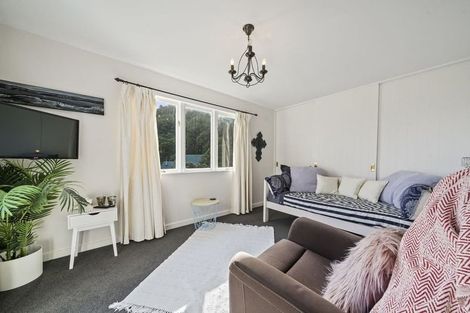 Photo of property in 28 Kowhai Street, Eastbourne, Lower Hutt, 5013