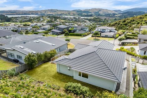 Photo of property in 14 Canary Way, Whitby, Porirua, 5024
