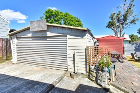 Photo of property in 5 Iris Place, Clendon Park, Auckland, 2103