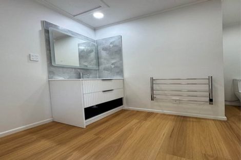 Photo of property in 1/60a View Road, Henderson, Auckland, 0612