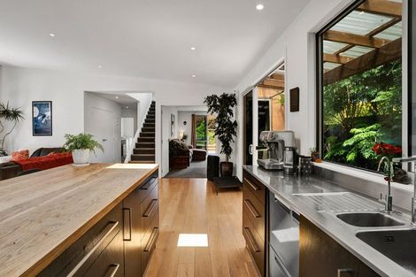 Photo of property in 37a Donnelly Street, Oakura, 4314