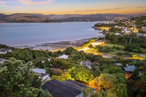 Photo of property in 33 Oak Avenue, Paremata, Porirua, 5024