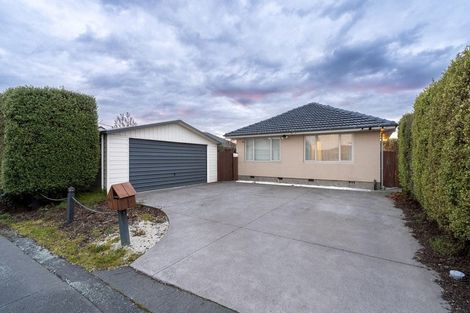 Photo of property in 43 Daniels Road, Redwood, Christchurch, 8051