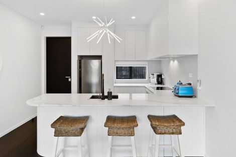 Photo of property in 18b St Michaels Avenue, Point Chevalier, Auckland, 1022