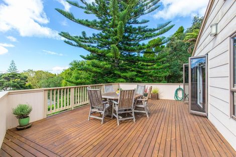 Photo of property in 221 Woodlands Park Road, Titirangi, Auckland, 0604