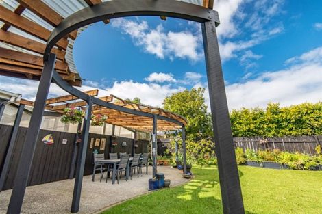 Photo of property in 3a Fraser Road, Narrow Neck, Auckland, 0624