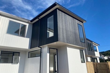 Photo of property in 30b Collins Avenue, Tawa, Wellington, 5028