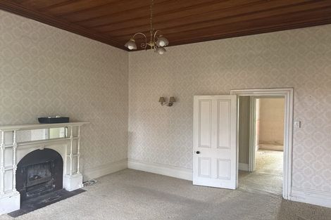 Photo of property in 19 Pahiatua Street, Hokowhitu, Palmerston North, 4410