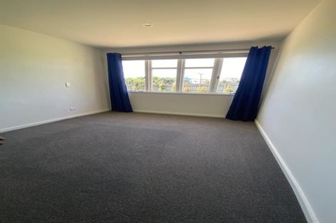 Photo of property in 25 Holland Avenue, Point England, Auckland, 1072