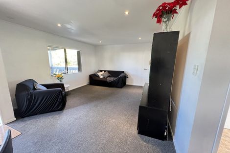 Photo of property in 1/32 Maplesden Drive, Clendon Park, Auckland, 2103