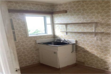 Photo of property in 1 Albany Road, One Tree Point, 0118