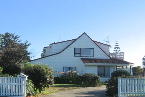 Photo of property in 31 Olive Terrace, Paraparaumu Beach, Paraparaumu, 5032