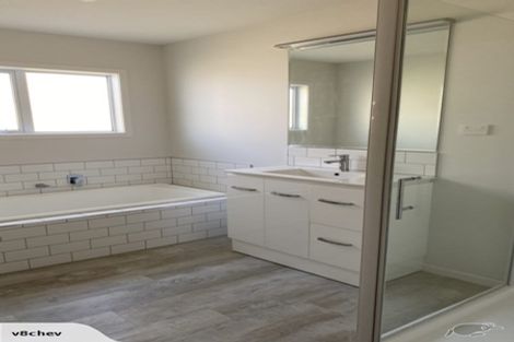 Photo of property in 2 Omaka Place, Aotea, Porirua, 5024