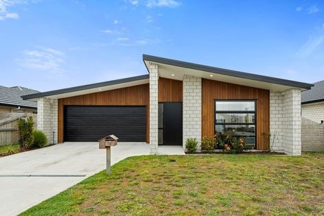Photo of property in 14 Dunkeld Drive, Papamoa, 3118
