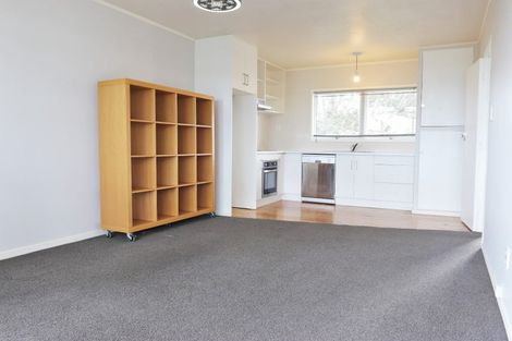 Photo of property in 4/77 Old Lake Road, Narrow Neck, Auckland, 0624