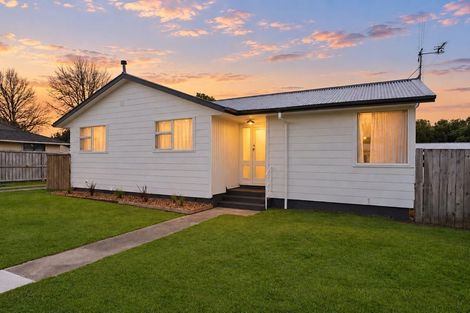 Photo of property in 63 Oakfield Crescent, Pukete, Hamilton, 3200