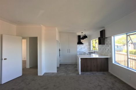 Photo of property in 3/270 Wairau Road, Glenfield, Auckland, 0627