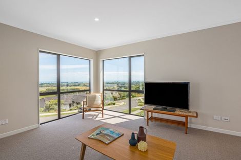 Photo of property in 11 Wilson Way, Waikanae, 5036