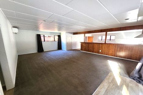 Photo of property in 105 Tidal Road, Mangere, Auckland, 2022