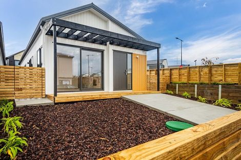 Photo of property in 7a Kotiu Place, Massey, 0614