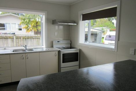 Photo of property in 40 Farquhar Road, Glendene, Auckland, 0602