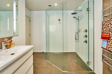 Photo of property in 25 The Crescent, Roseneath, Wellington, 6011