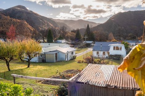 Photo of property in 16 Caernarvon Street, Arrowtown, 9302