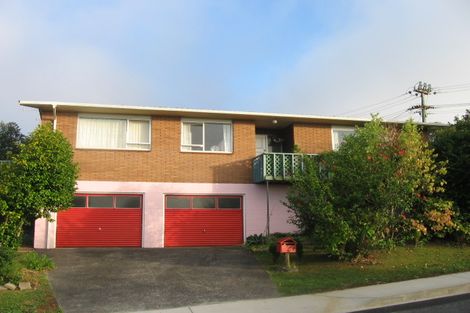 Photo of property in 2 Merton Avenue, Glenfield, Auckland, 0627