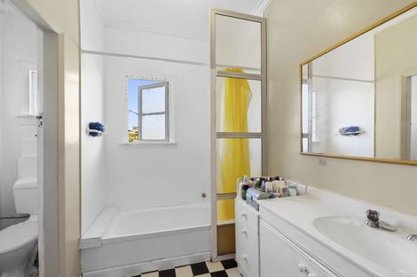 Photo of property in 58 Waimea Street, Westown, New Plymouth, 4310