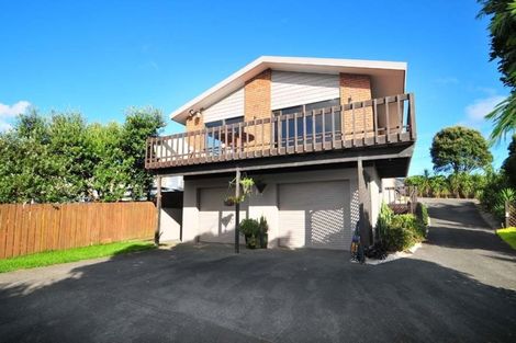 Photo of property in 40 Whangaparaoa Road, Red Beach, 0932