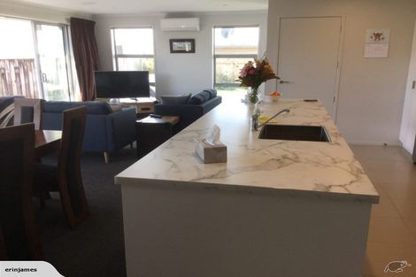 Photo of property in 328b Carrington Street, Vogeltown, New Plymouth, 4310