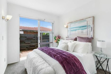 Photo of property in 1/9 Bungalore Place, Half Moon Bay, Auckland, 2012