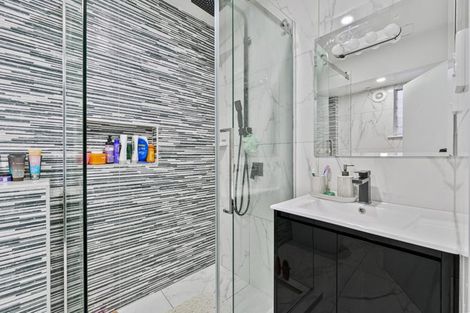 Photo of property in 214a Edmonton Road, Te Atatu South, Auckland, 0610