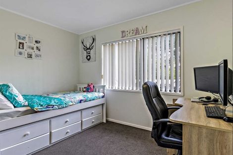 Photo of property in 2/31 Rangeview Road, Sunnyvale, Auckland, 0612