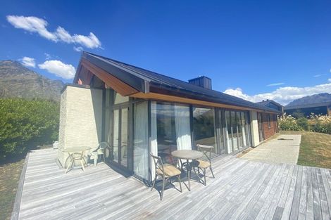 Photo of property in 16 Ellesmere Avenue, Jacks Point, Queenstown, 9371