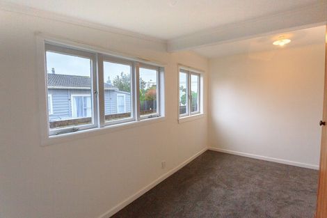 Photo of property in 11 Clayburn Road, Glen Eden, Auckland, 0602