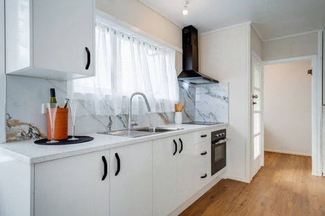 Photo of property in 21 Idlewild Avenue, Mangere, Auckland, 2022