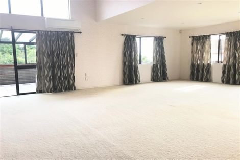 Photo of property in 71 Lagoon Way, West Harbour, Auckland, 0618